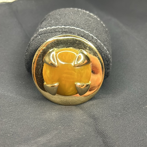 Vintage Givenchy Paris Gold Plated Resin Brooch - Picture 6 of 6